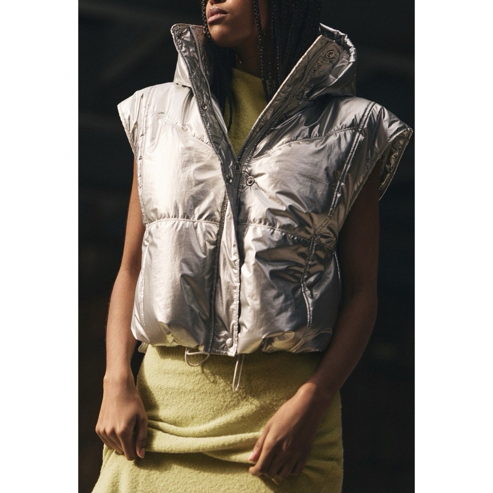 Daily Practice Metallic Silver Hooded Puffer Vest Women's Size Medium Cap Sleeve